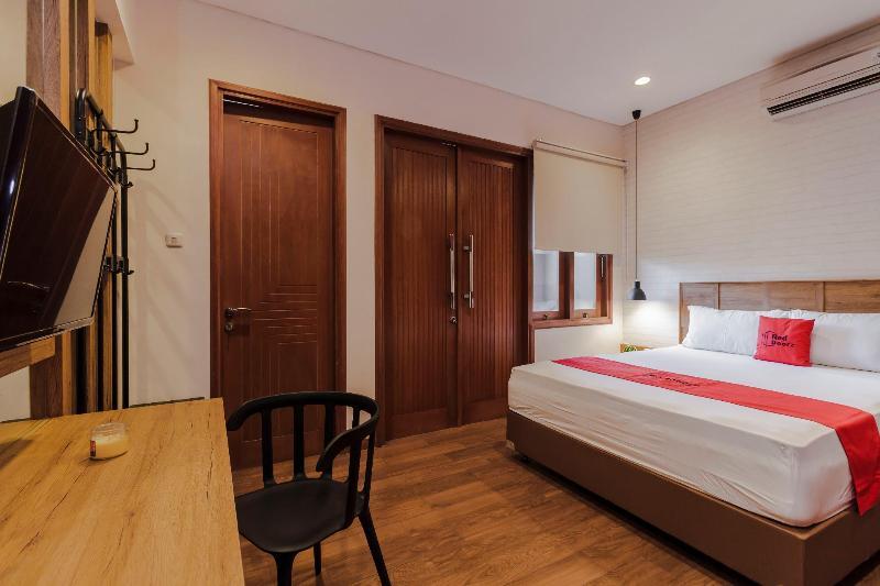 Reddoorz Plus @ Cbd Bintaro South Tangerang Exterior photo